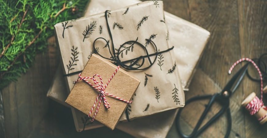 7 dicas para economizar ao comprar presentes