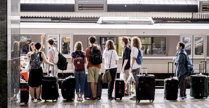 Viagem marcada para o exterior? Veja como se proteger da variação do câmbio