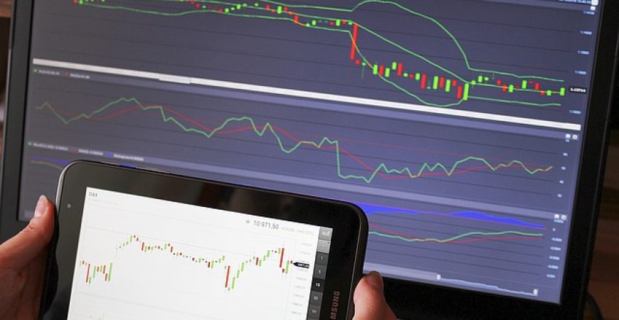 Como comprar moeda estrangeira para viagem sem perder dinheiro